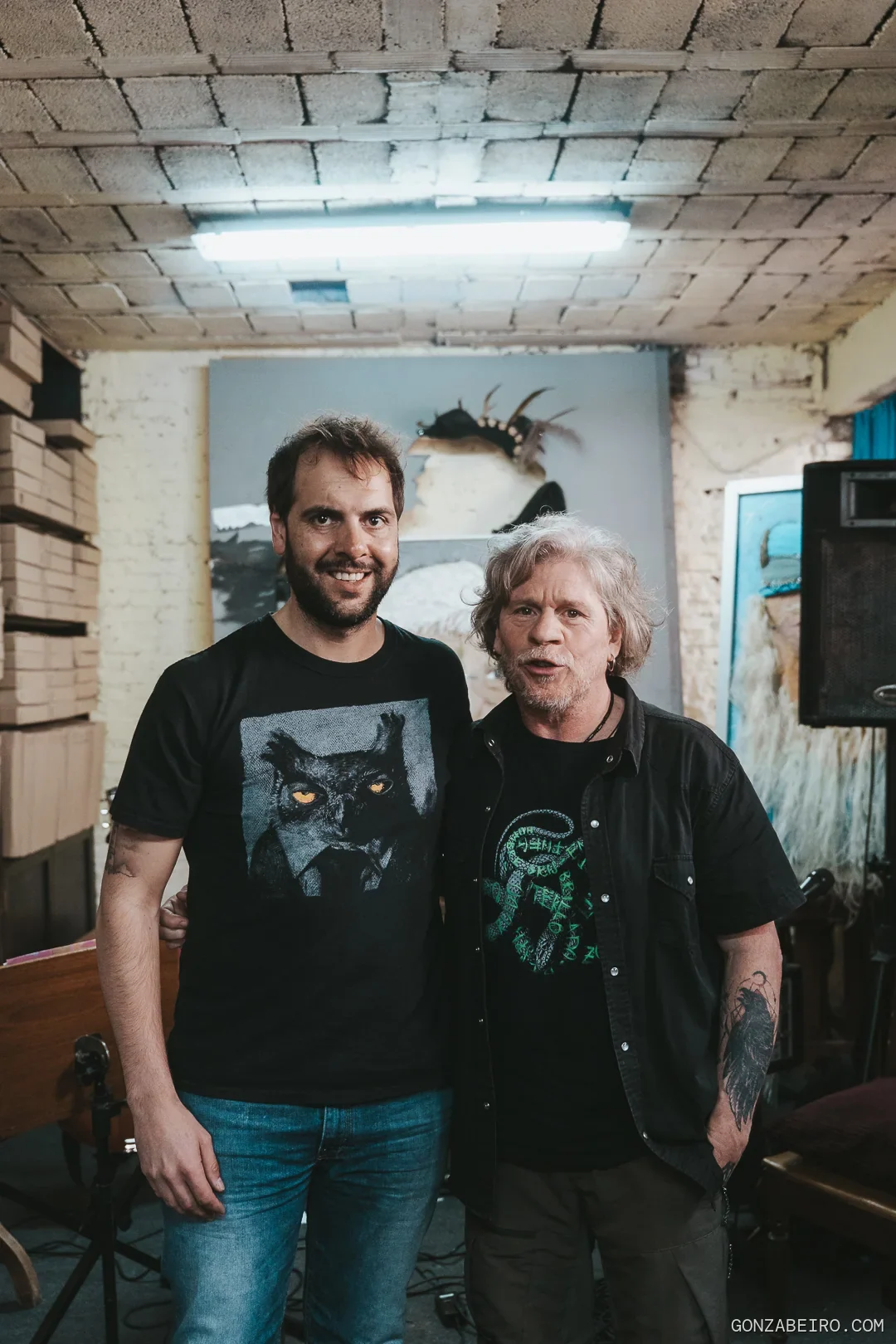 Seba Panzl y Marce compartiendo una sesión musical.